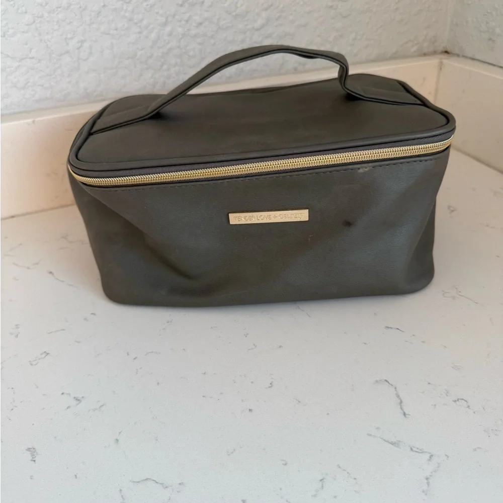 Tender Love + Carry Cosmetic Bag Gray Zip Makeup Travel Case